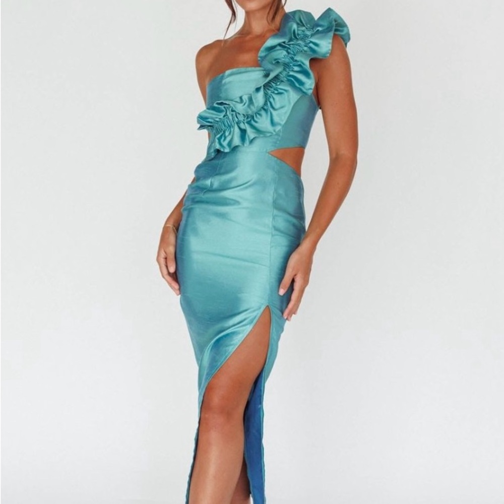NY Moment Wide Ruffle Shoulder Dress Forest Green
